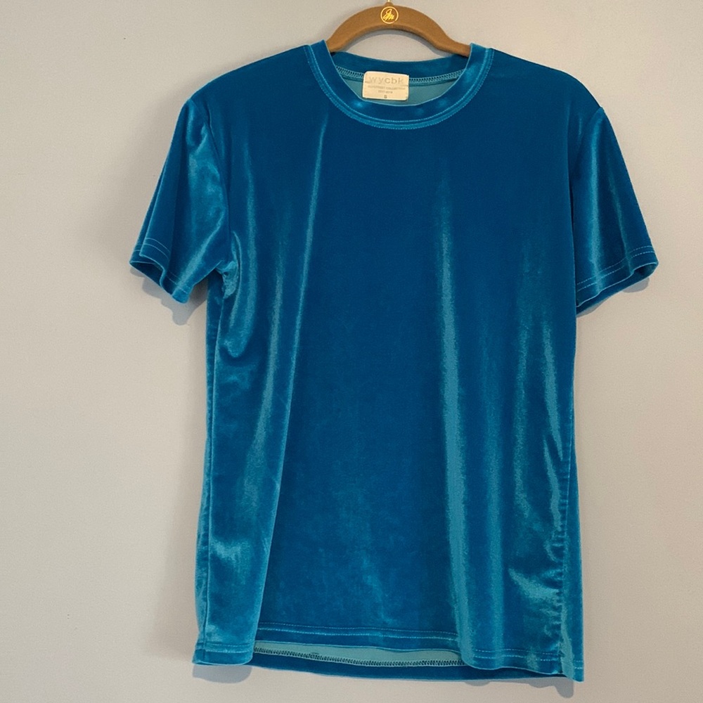 Mens/Boys Turquoise Blue Velvet Top Like New WYCBK Size Small